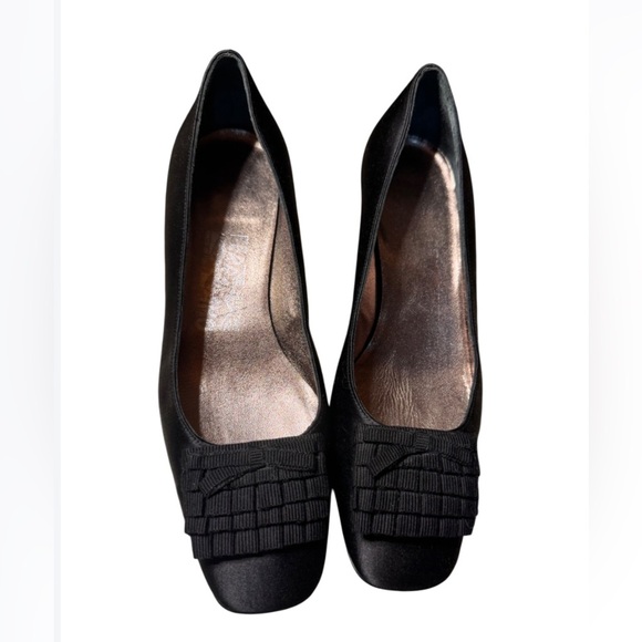 Salvatore Ferragamo black satin kitten heels with pleats and bow detail Size 6 - Picture 1 of 14